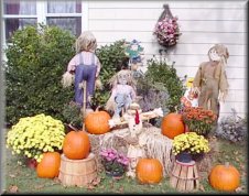 Fall display on corner of Spring and
Summer Streets